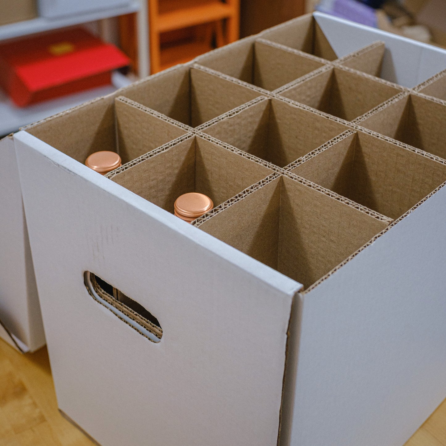 GiftPax | GPx12-Calendar, 12-Bottle Calendar Gift Box - White